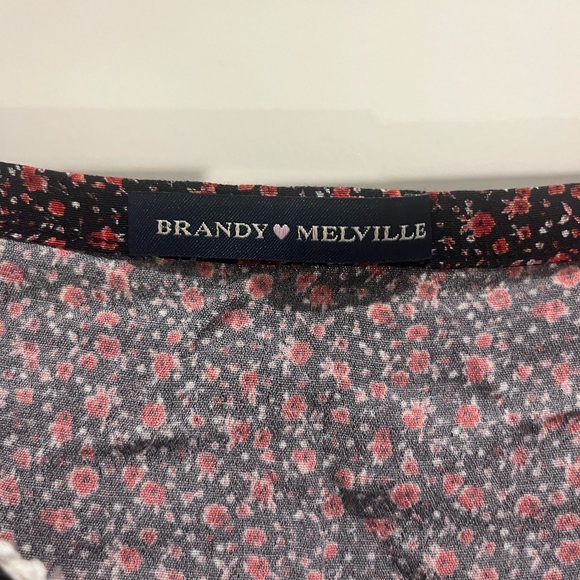 Floral Button Tank - Picture 2 of 4